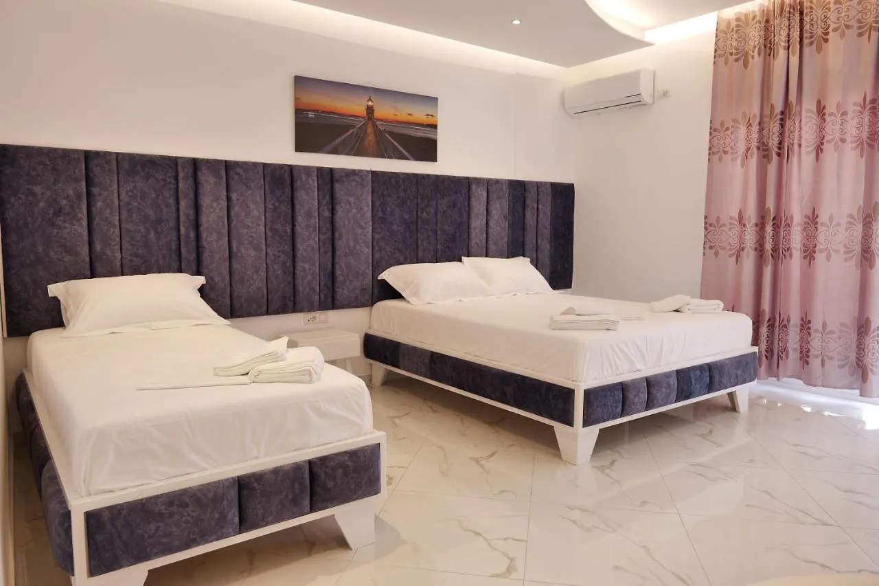 Lumi Hotel Sarandë 0*,